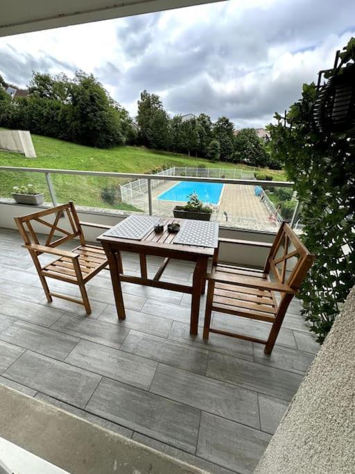 Appartement Cosy Avec Balcon Et Piscine เบอซองซง ภายนอก รูปภาพ